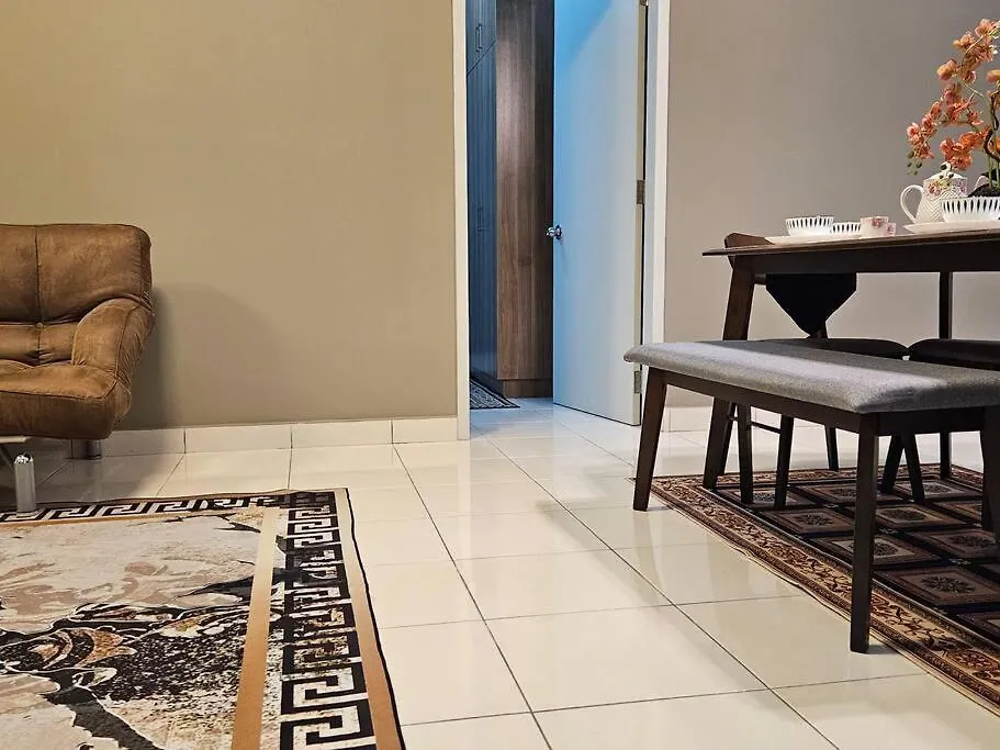 Apartment E. R Homestay 3R2B Nearby Klia Sepang