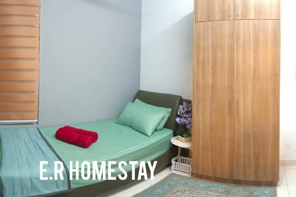 Apartment E. R Homestay 3R2B Nearby Klia Sepang