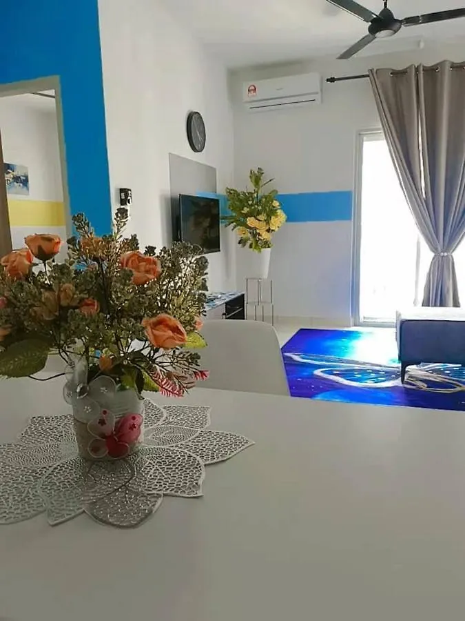 E. R Homestay 3R2B Nearby Klia Sepang Apartment